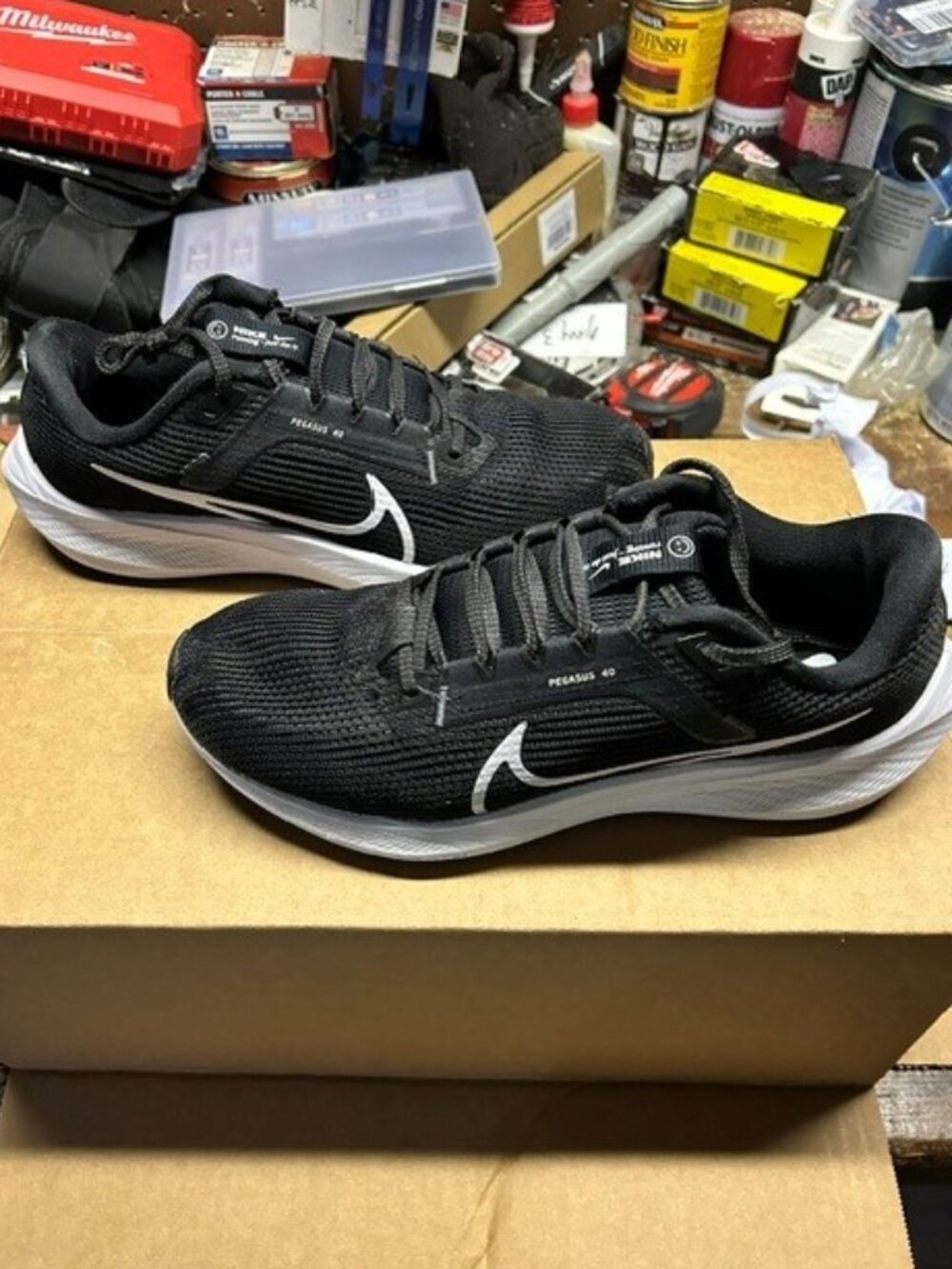 NIKE Air Zoom Pegasus 40 Black/white running shoes women size 9 (DV3854-001)